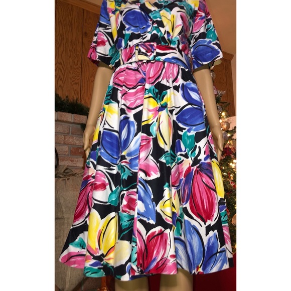Vintage 80’s Belted Dress - Picture 7 of 15